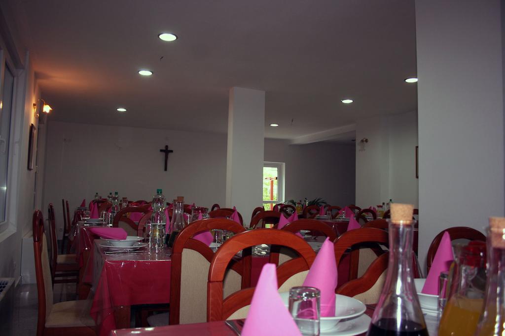 Hotel Bagaric -Ispod Brda Ukazanja Adress Kraljice Mira 56 Bijakovci Medugorje Ngoại thất bức ảnh